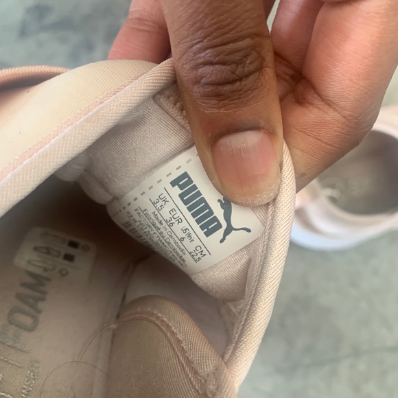 Puma Shoes. Size 6 in women’s. - Picture 3 of 3